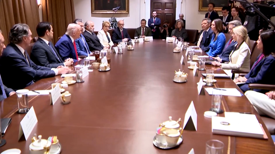 Trung Quốc đáp trả việc Trump tăng thuế, tình hình hỗn loạn báo động suy thoái